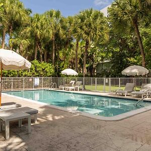 Miami River Inn By Renzzi